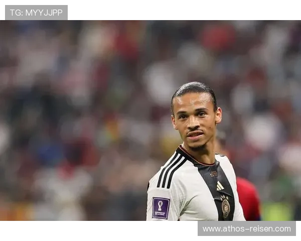 杜埃 vs 萨内：边锋与中场角色对比，结构差异在哪